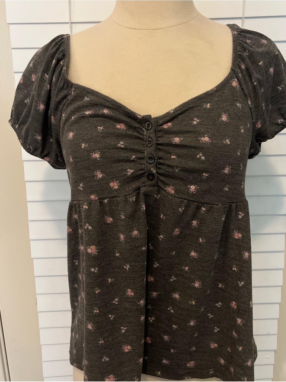 Women’s Charcoal Floral Ruched Button Front Top